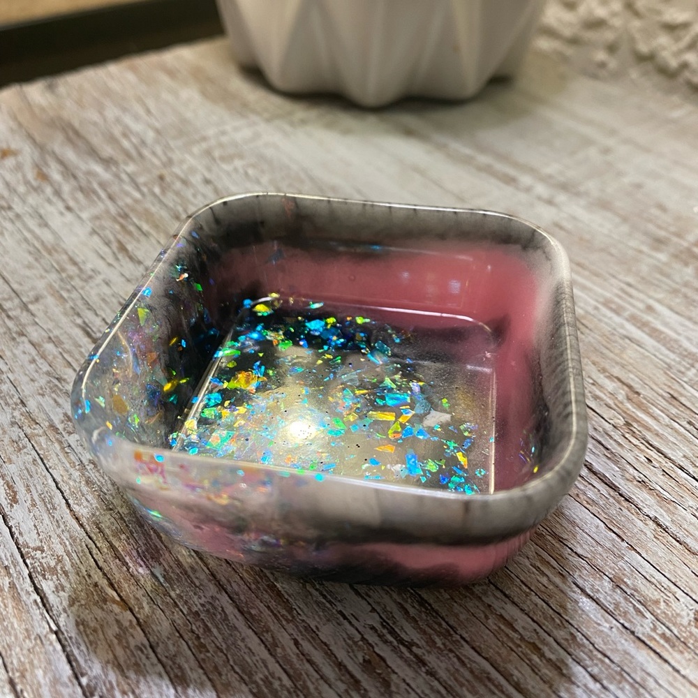 Handmade Resin Ring Dish - Picture 8 of 17